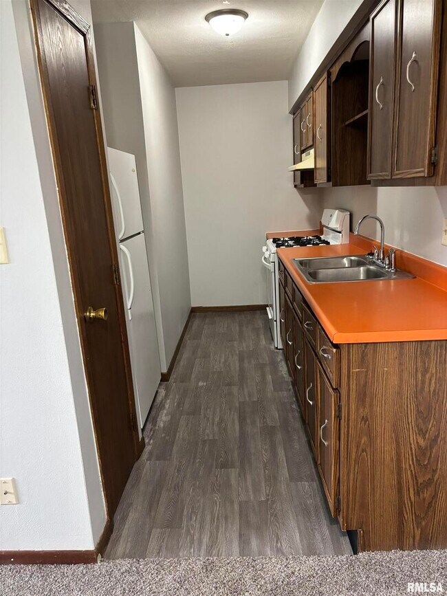 Photo - 1320 E 38th St