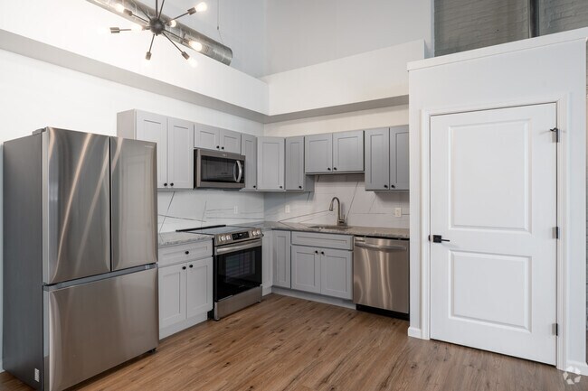 1BR, 1BA - 810SF - Kitchen