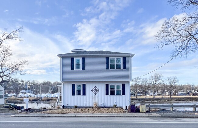 Photo - 194 Commercial St House