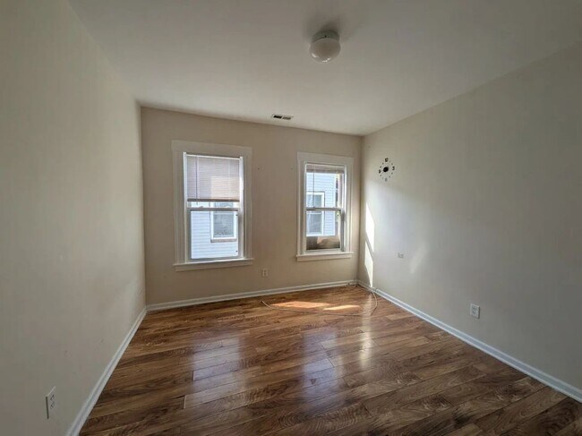 Photo - 928 Hancock Ave Unit #3L
