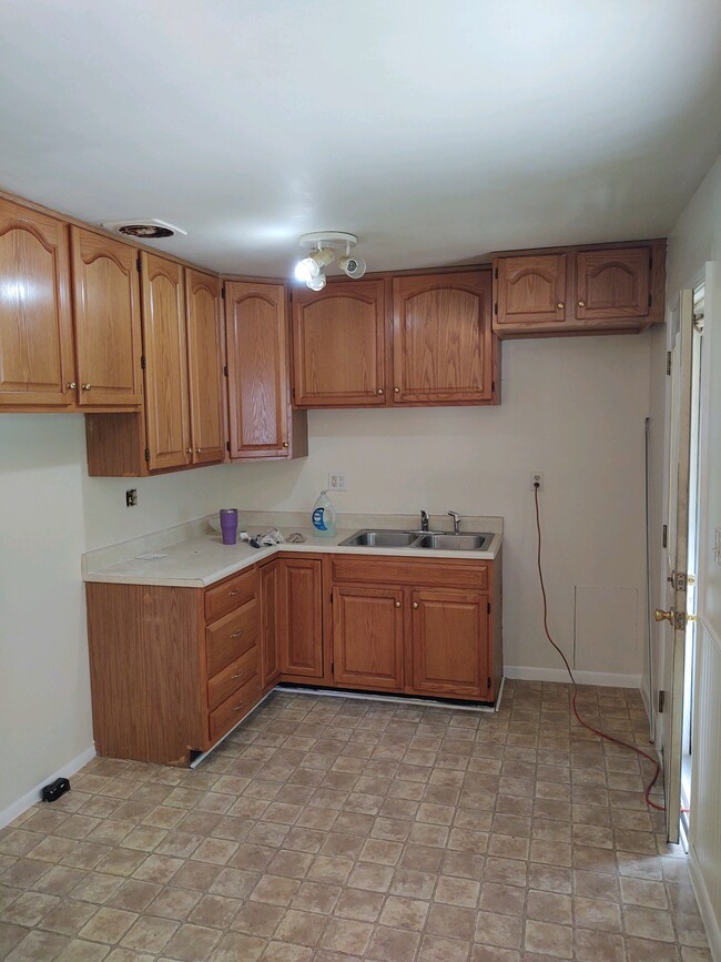 Photo - 1060 Fairwood Ave