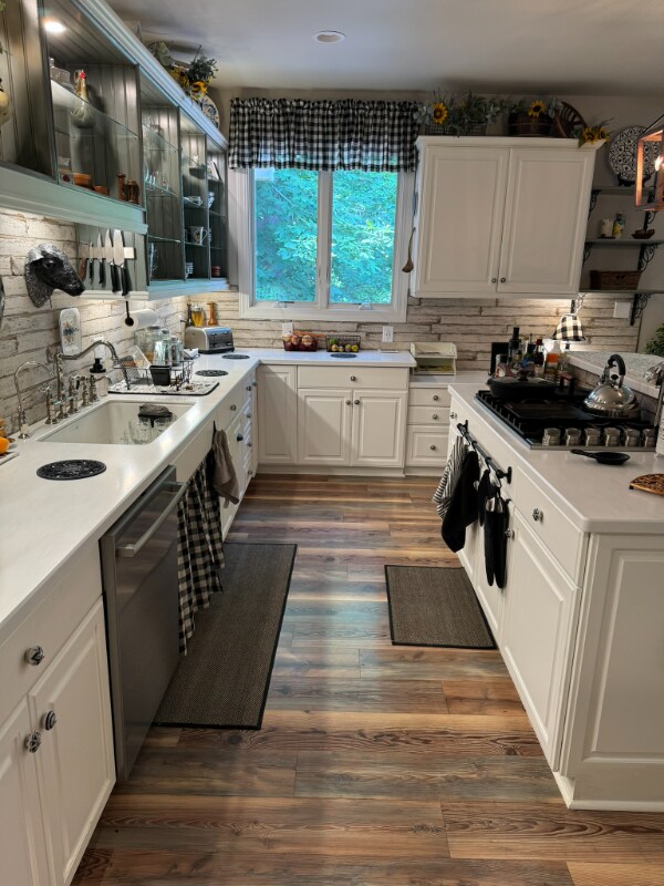 Photo - 1390 Bradford Pl