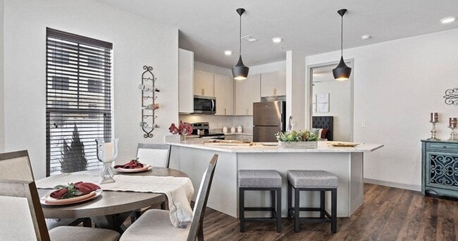 Building Photo - The Villas at Ridgeview Falls Apartments