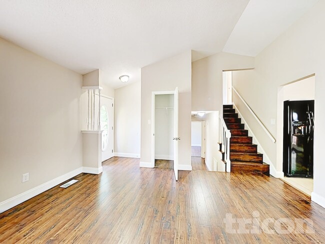 Photo - 5801 Leaf Ct