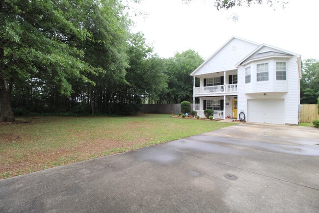 1425 Mayfield Dr