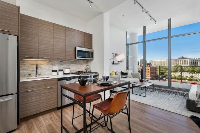 Building Photo - 339 W Chestnut St