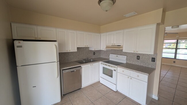 Photo - 4100 NW 39th Ave