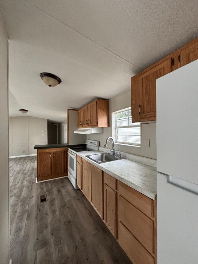 Photo - 307 Marcus crt