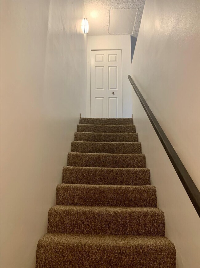 Photo - 511 Gardens Dr Unit 204