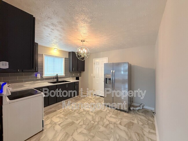 Photo - 205 Edgegreen Dr