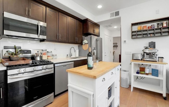 Photo - 29438 Urbia Way