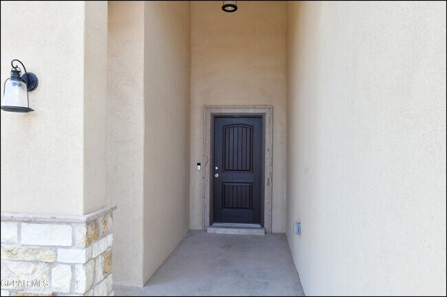 Photo - 142 Ruth Trl