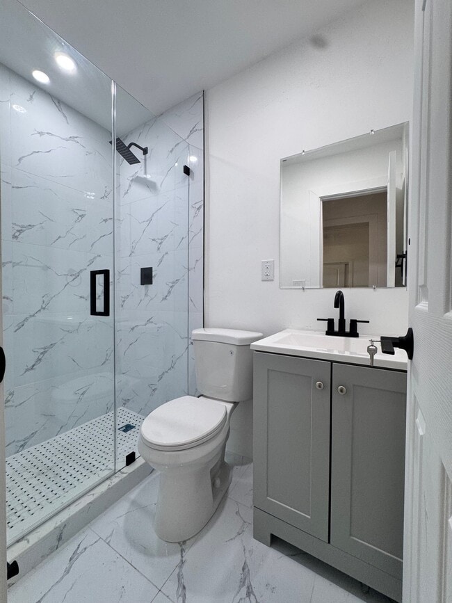 Photo - 2381 153 St