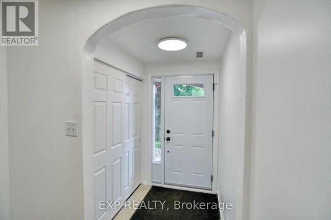 Photo - 90 Lightfoot Pl