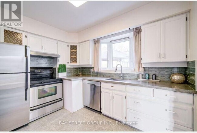 Photo - MAIN 331 ELMWOOD AVENUE