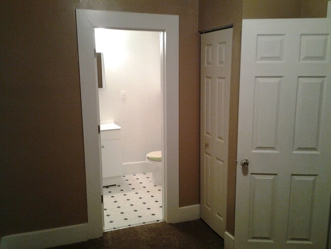 Photo - 3200 Glynn Ct Unit 1 Bedroom