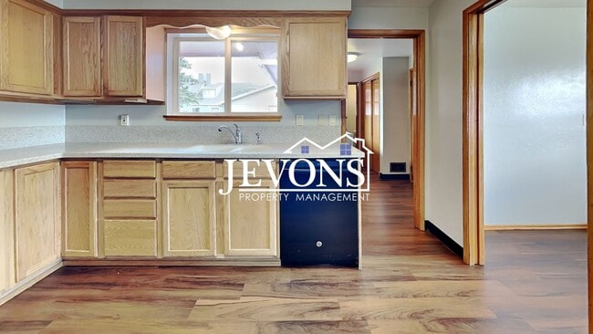 Photo - 223 S 79th St