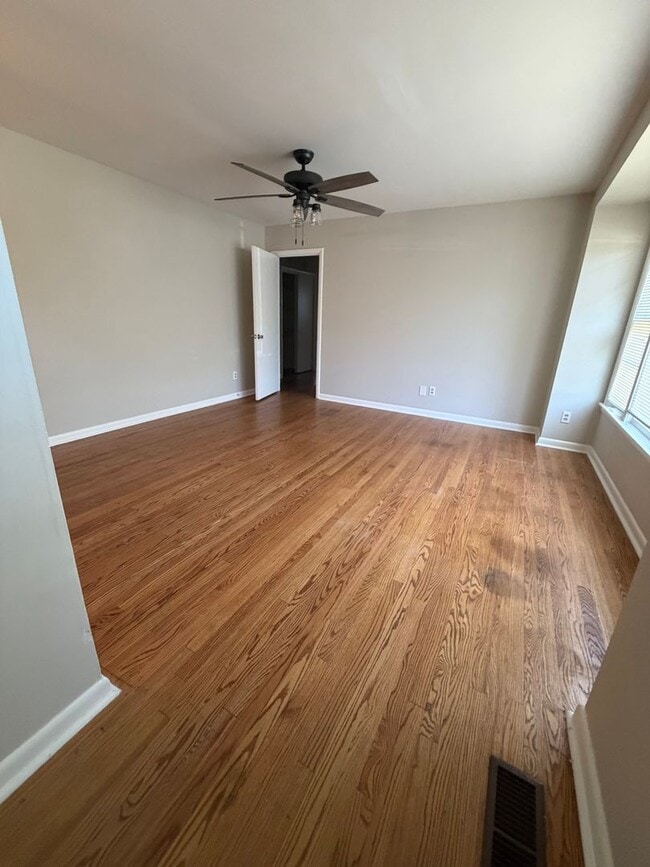 41 Central Ln