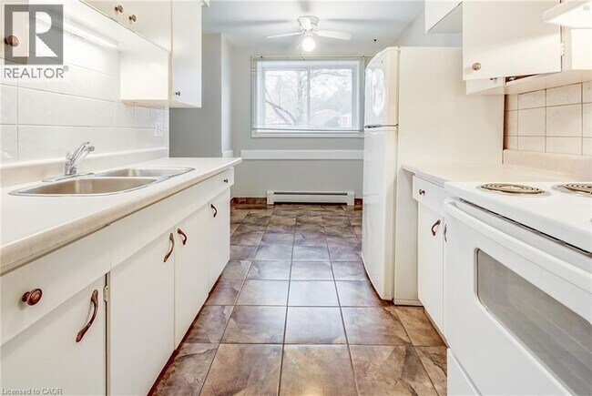 Photo - 371 Dale Crescent Unit 9