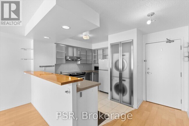 Photo - 801 King St W Unit 919