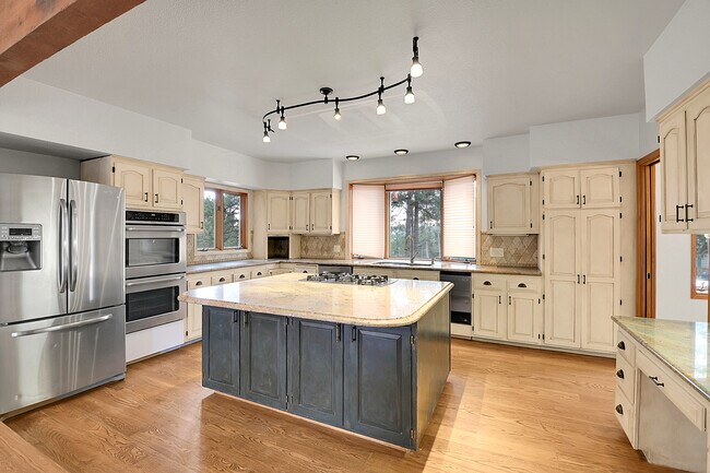 Photo - 29604 Canterbury Cir