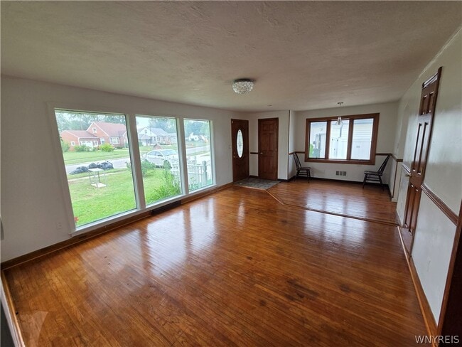 94 Arlington Pl