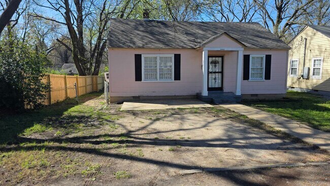 Building Photo - 3061 Seminole Rd