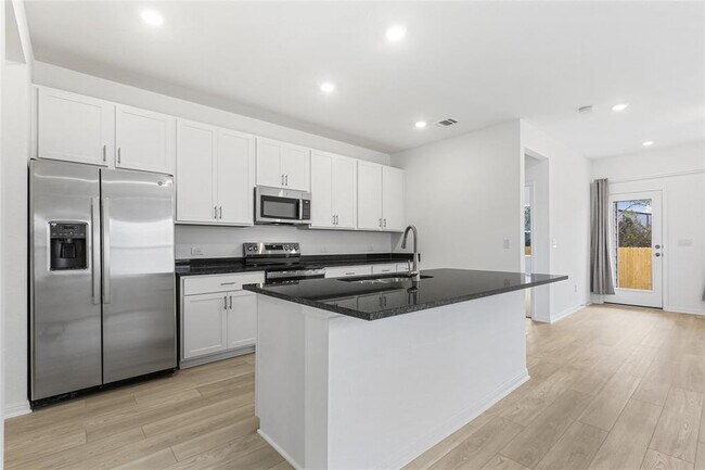 Photo - 701 Unakite Trl