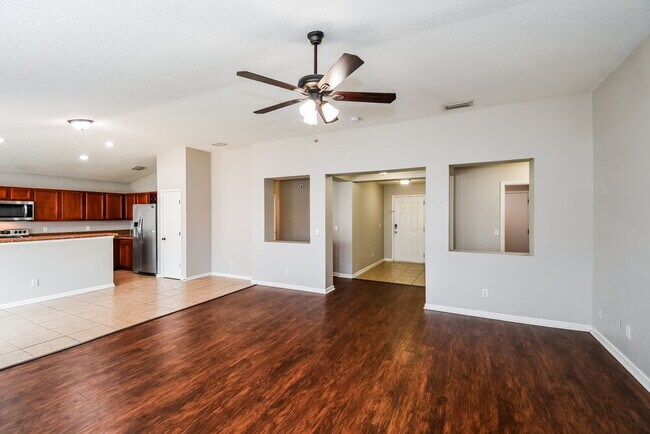 Photo - 2285 Brian Lakes Dr E