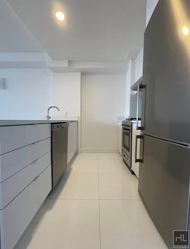 Photo - Gorgeous Rent Stabilized 1 bed spanning 700 sq feet - Heat, HW & Cooking gas included, DW Private... Unit 3A