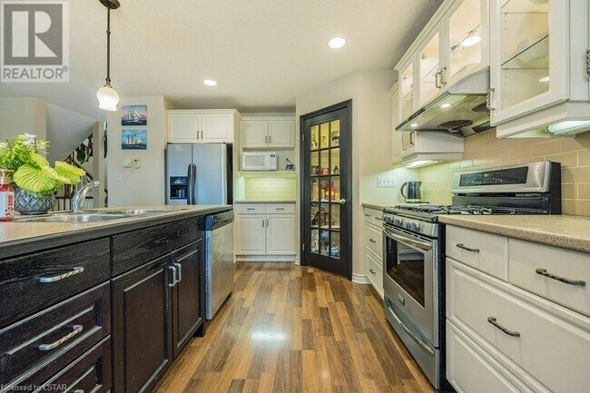 Photo - 6 Peach Tree Blvd