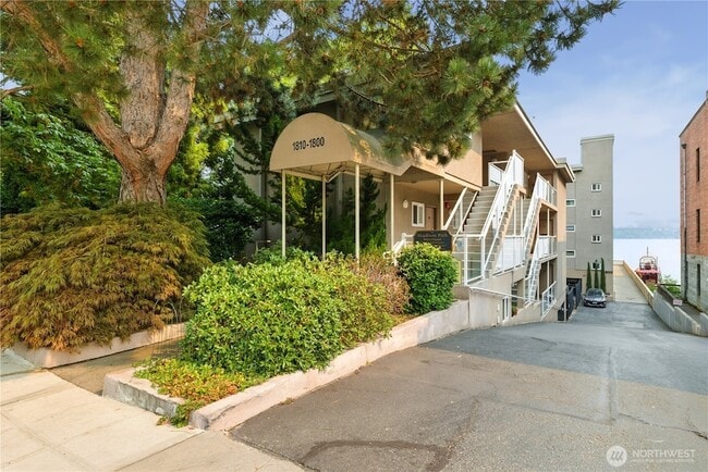 Photo - 1810 43rd Ave E