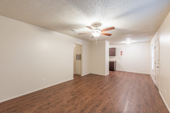1900 Live Oak - 2Bd/2Ba