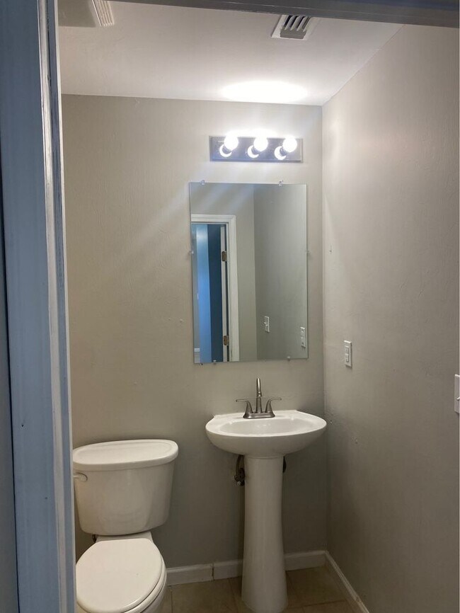 Camille Village Apartment Homes Pass Christian, MS