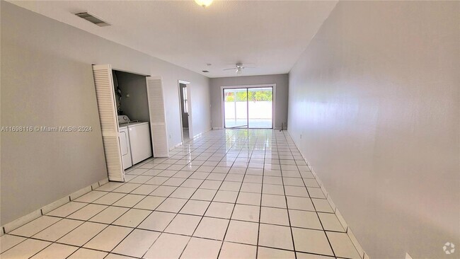 Building Photo - 11265 SW 189th Ln Rental