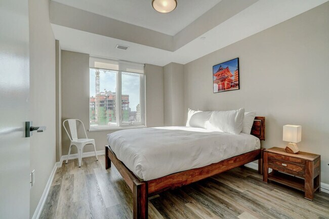 Photo - 1140 Wellington St. W Unit ID1222986P