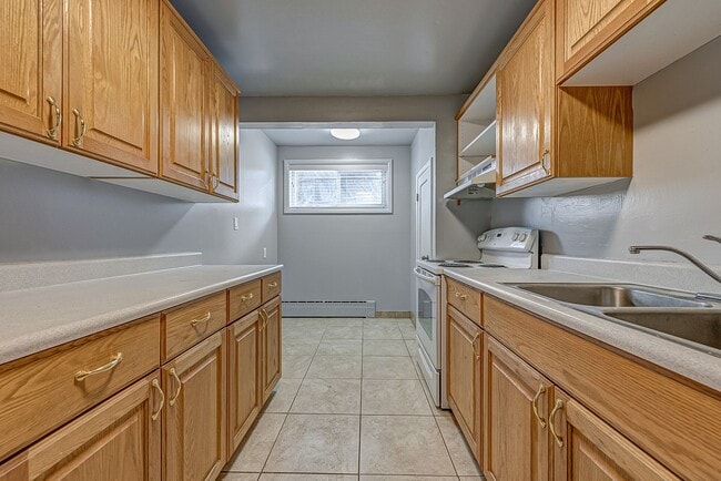Building Photo - 417 N 100 E Unit Baum 4 plex Rental