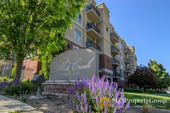 Building Photo - Beautiful Spacious Condo In Desirable Millcreek Area! Unit 204