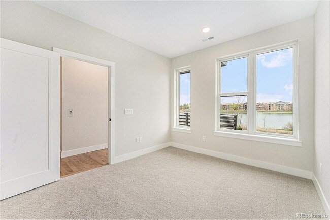 Photo - 2327 Lakeshore Ln