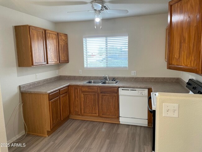 Photo - 16117 W Monroe St