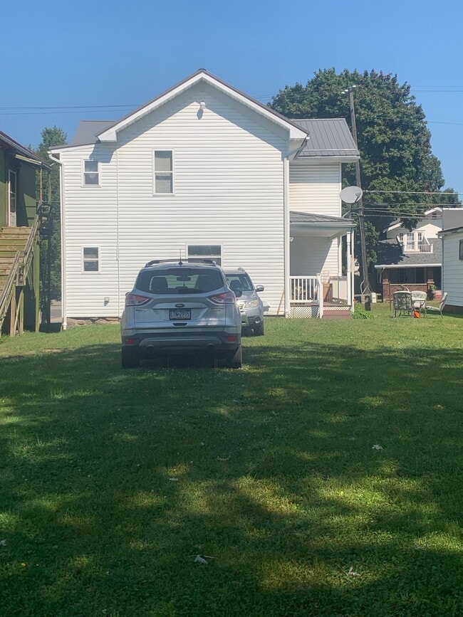 Photo - 607 E Mahoning St