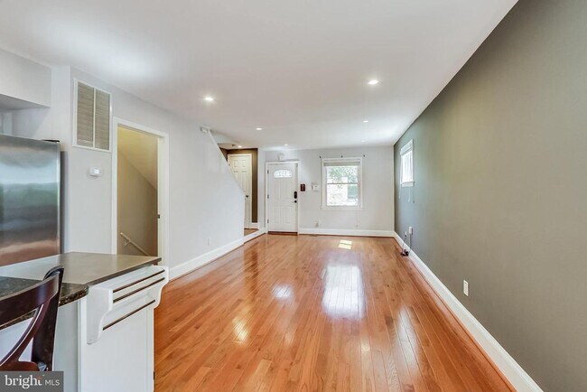 Photo - 1145 46th Pl SE