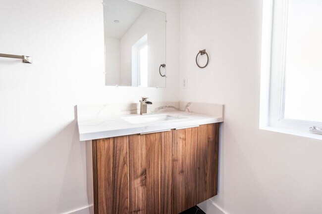 Photo - 148 S Madison Ave Unit # 1