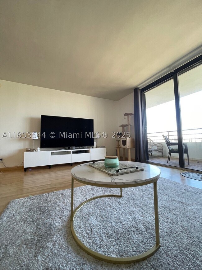 Photo - 2500 Parkview Dr Unit 903