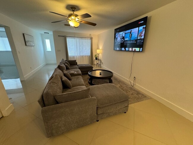 Photo - 5204 Coronado Pkwy Unit Apt B
