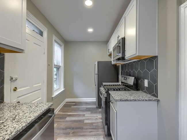 Photo - 612 N 2nd St Unit Apt 2