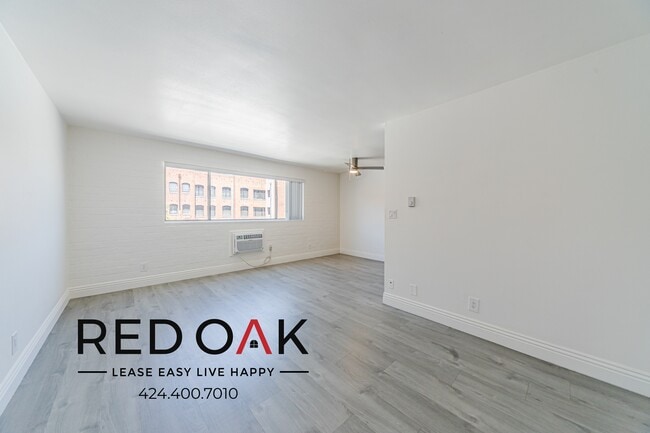 Building Photo - 1757 N Orange Dr Unit 305