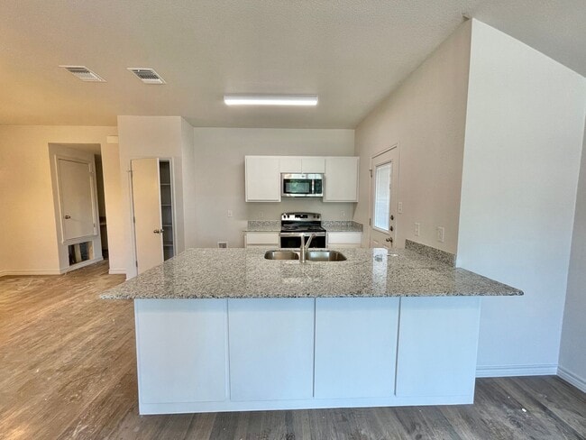 Photo - 1716 Clovis Dr