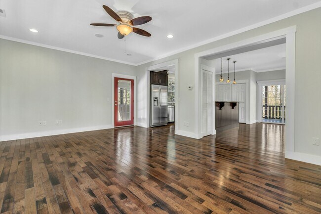 116 Unaka Ave