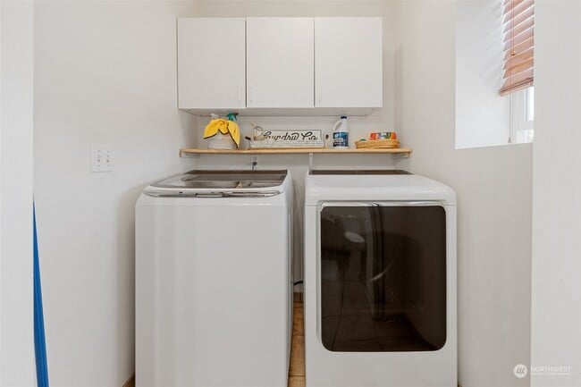 Building Photo - 5304 25th Ave NW Rental